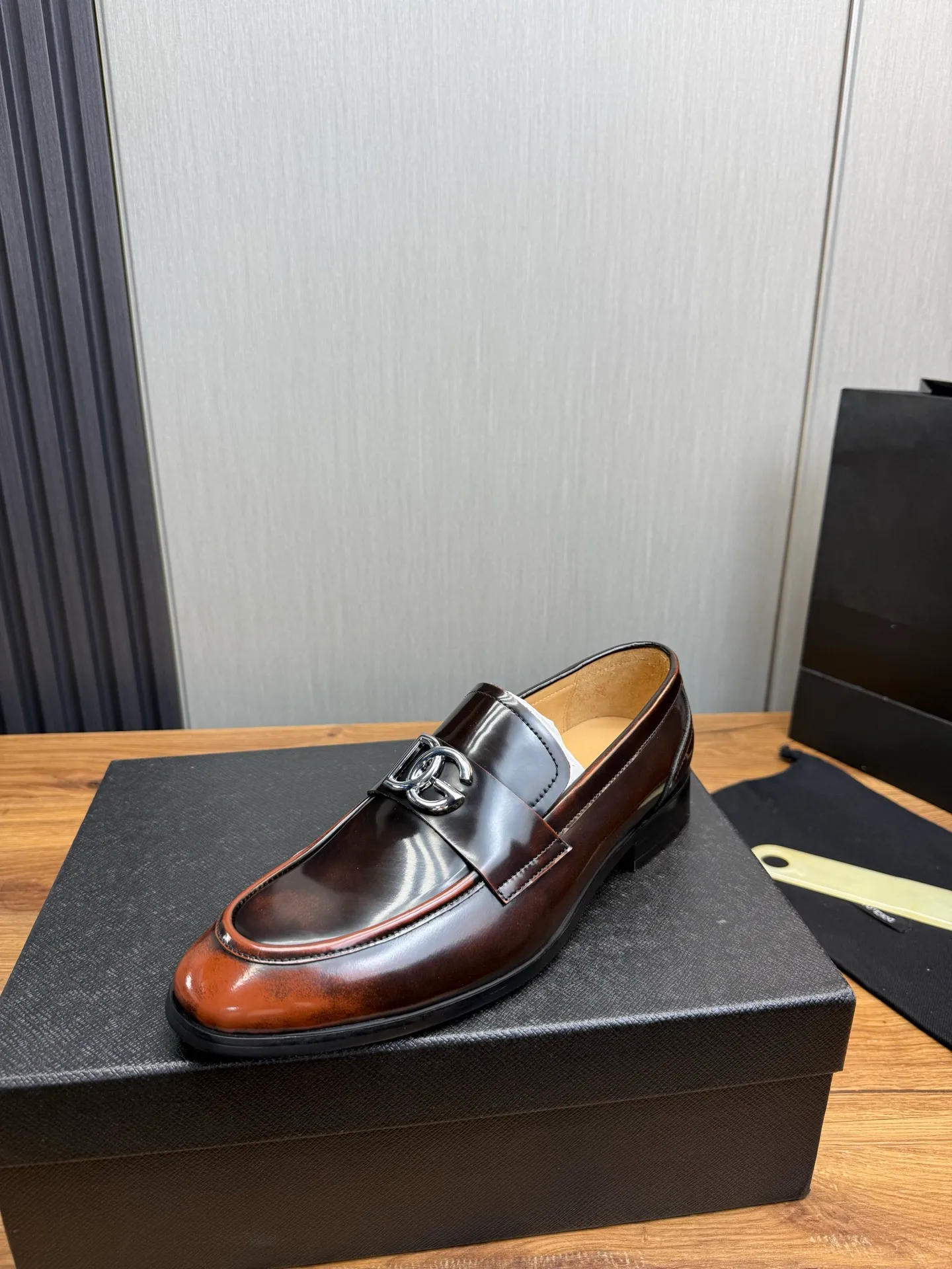 Factory price 520💰 Dolce&G .DG men's loafers👞 Classic and fashionable style, embellished with personalized DG logo. Imported cowhide, open-edge beaded cowhide, cowhide lining, original non-slip and wear-resistant outsole Size: 39-44 (customized at 38.45)